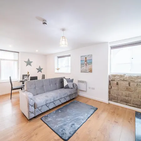 Apartment Bv Charming With Free Private Parking, 10 Minutes From Town Centre Leeds (West Yorkshire)