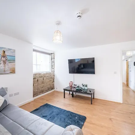 Apartment Bv Charming With Free Private Parking, 10 Minutes From Town Centre Leeds (West Yorkshire)