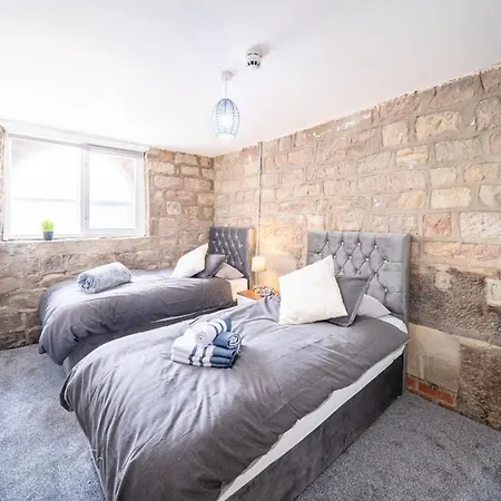 Bv Charming With Free Private Parking, 10 Minutes From Town Centre * Leeds (West Yorkshire)