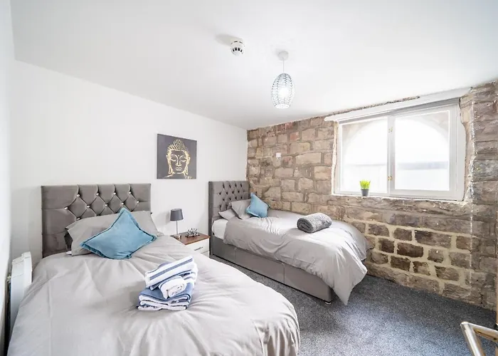 Bv Charming With Free Private Parking, 10 Minutes From Town Centre * לידס