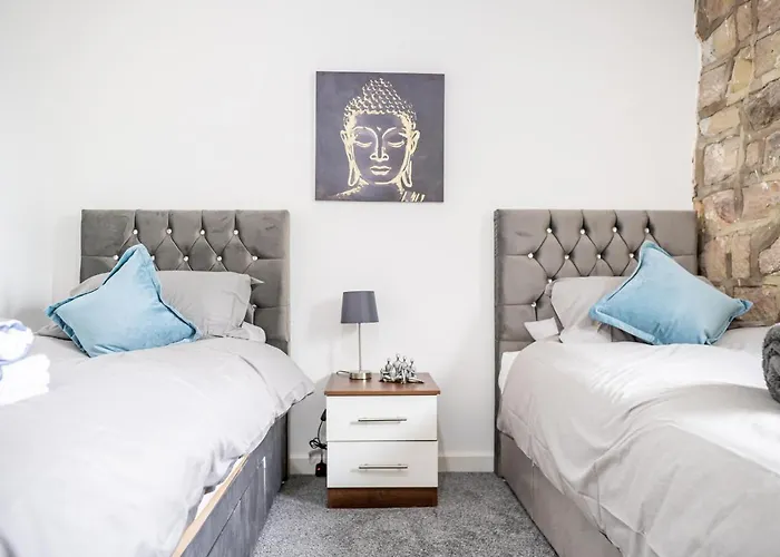 Bv Charming With Free Private Parking, 10 Minutes From Town Centre לידס