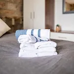 Bv Charming With Free Private Parking, 10 Minutes From Town Centre