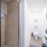 Bv Charming With Free Private Parking, 10 Minutes From Town Centre 公寓