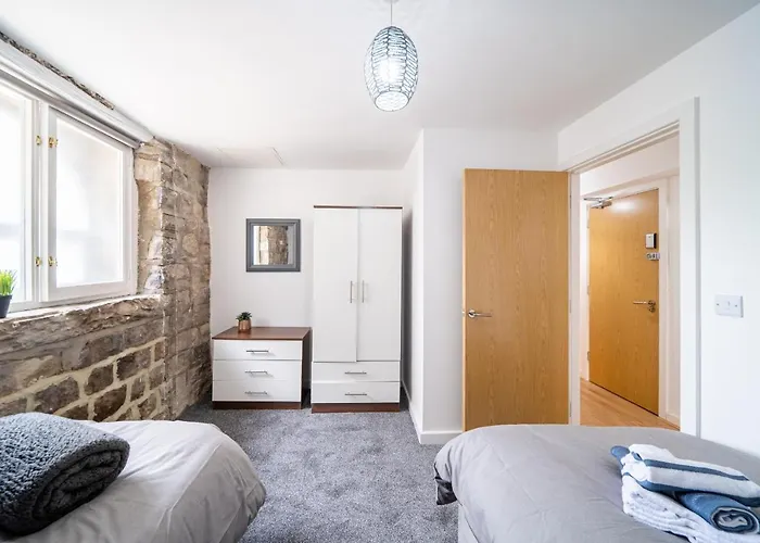 Bv Charming With Free Private Parking, 10 Minutes From Town Centre *